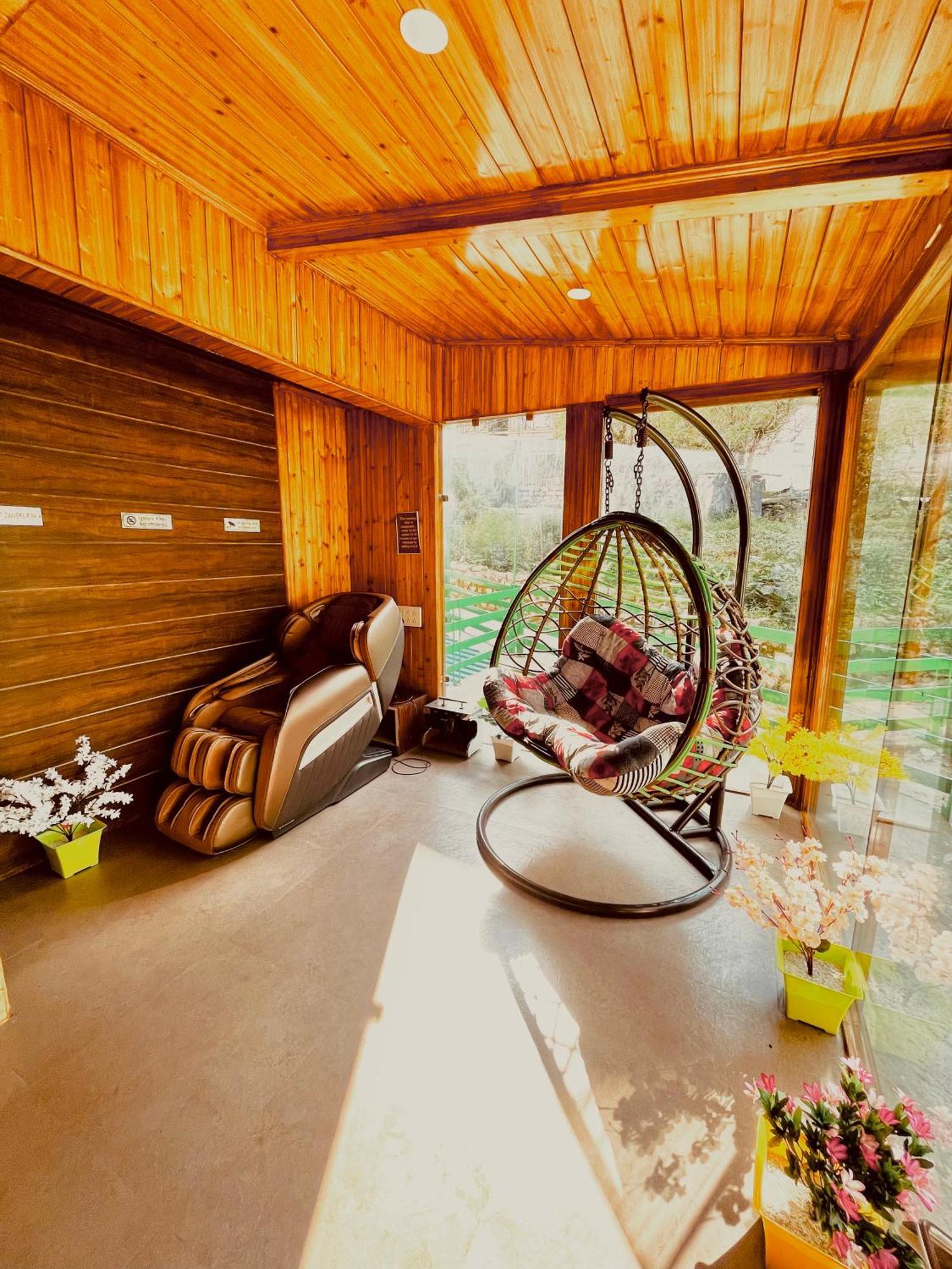Vista Resort, Manali - ! Near Mall Road !! Hot & Cold Ac Rooms !! Best Selling !! Big Parking !! Luxury Collection !! Open Terrace !! Lift !! Playing Zone !! Property Of The Year ! Exterior foto