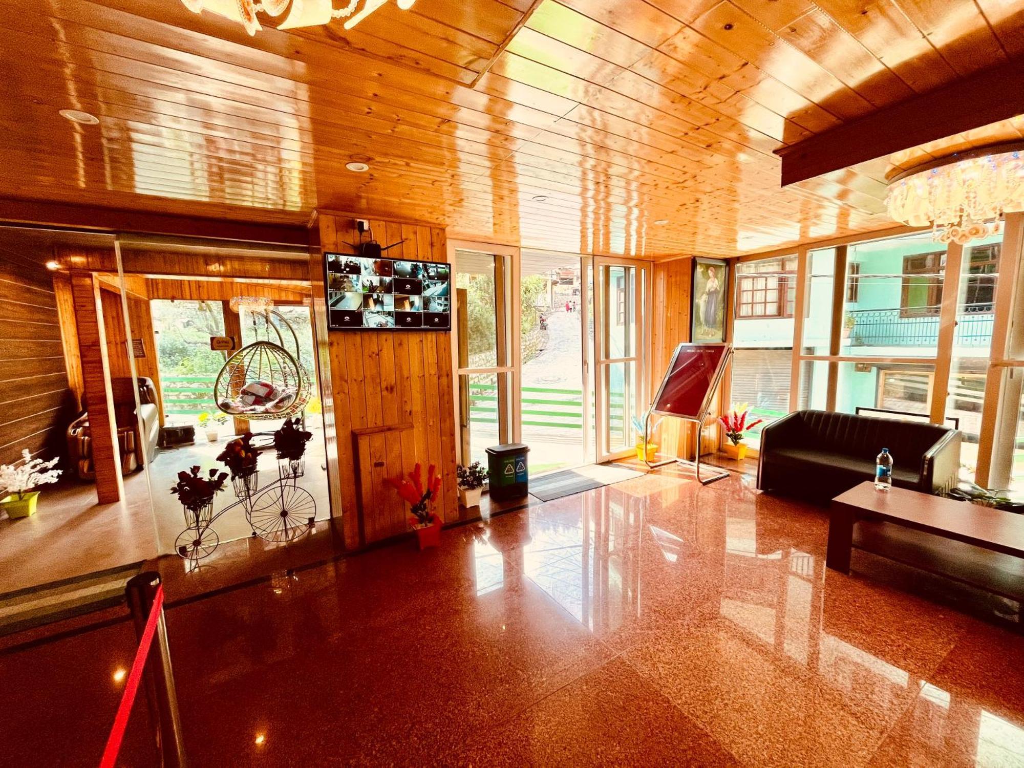 Vista Resort, Manali - ! Near Mall Road !! Hot & Cold Ac Rooms !! Best Selling !! Big Parking !! Luxury Collection !! Open Terrace !! Lift !! Playing Zone !! Property Of The Year ! Exterior foto