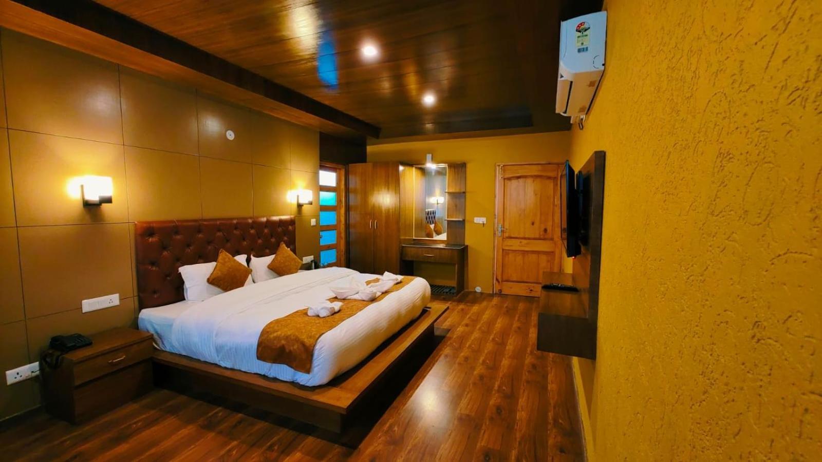 Vista Resort, Manali - ! Near Mall Road !! Hot & Cold Ac Rooms !! Best Selling !! Big Parking !! Luxury Collection !! Open Terrace !! Lift !! Playing Zone !! Property Of The Year ! Exterior foto