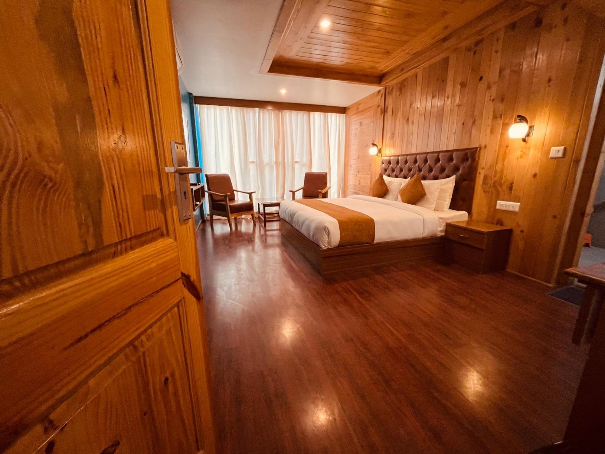 Vista Resort, Manali - ! Near Mall Road !! Hot & Cold Ac Rooms !! Best Selling !! Big Parking !! Luxury Collection !! Open Terrace !! Lift !! Playing Zone !! Property Of The Year ! Exterior foto